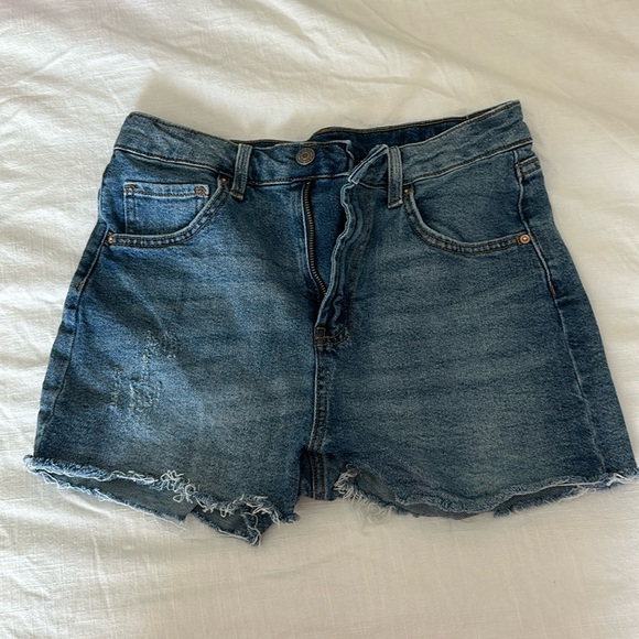 Raw hem jean shorts - Picture 1 of 2